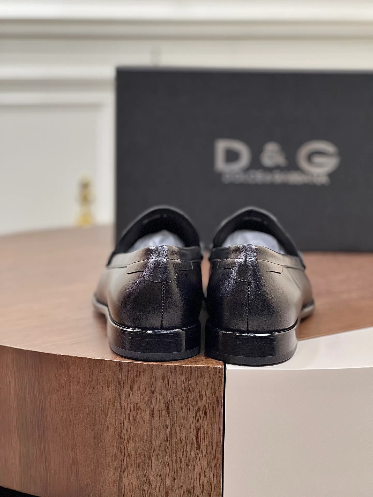 Factory price: 960💰••New product••Dolce&Gabb*_Dg high-end men's formal shoes and casual leather shoes. First-layer cowhide upper imported from Italy. You can see the leather texture at a glance. Breathable calfskin lining. High-end and luxurious leather outsole. Unique style. Finely crafted details! Size: 39-44 (38.45.46 customized)